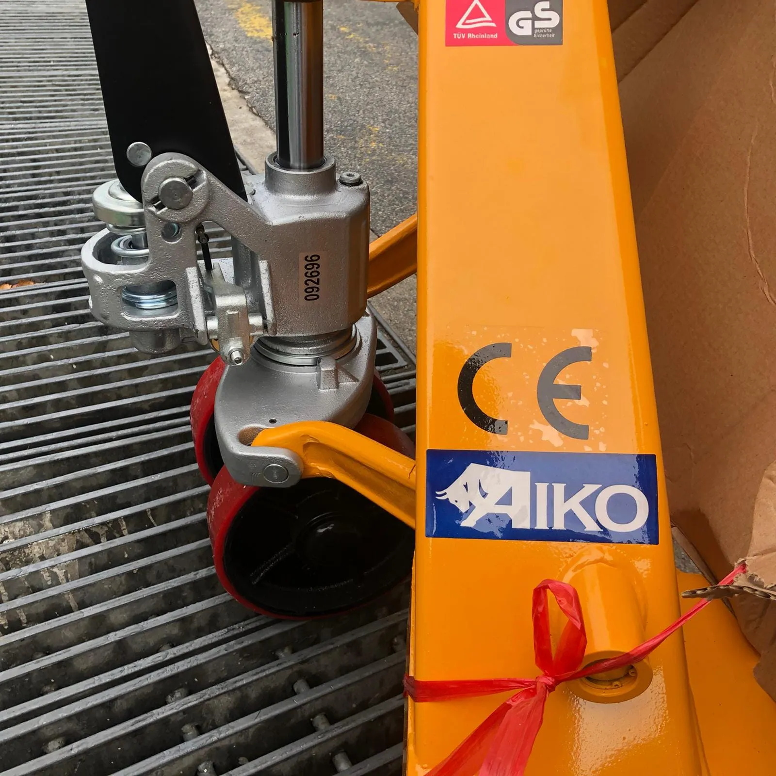 Aiko 3Ton 685m x1800mm Pallet Truck Double Pu Wheel- Long | Model : PT-W3P-68518-2