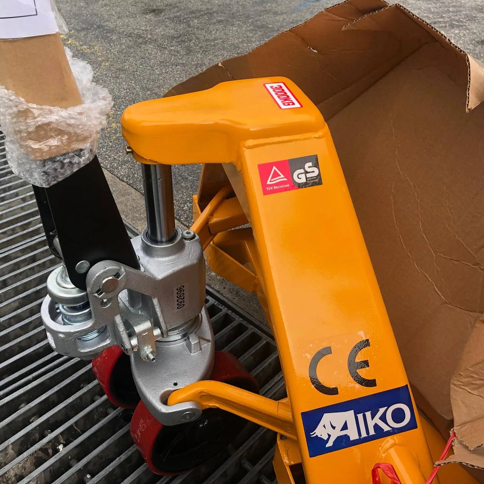 Aiko 3Ton 685m x1800mm Pallet Truck Double Pu Wheel- Long | Model : PT-W3P-68518-2