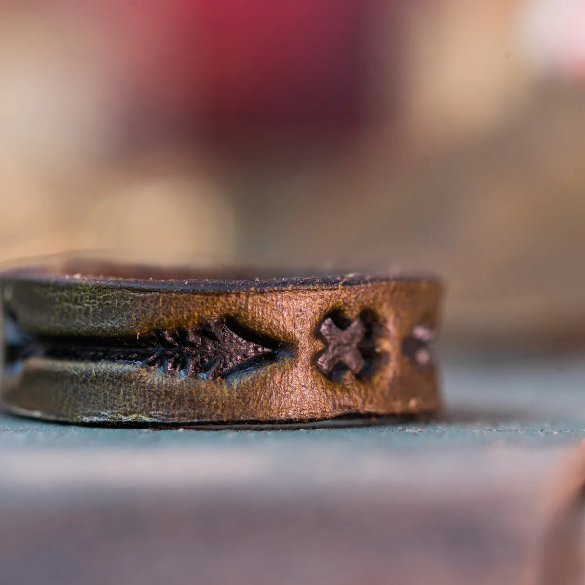 Arrows Leather Ring | Dark Olive