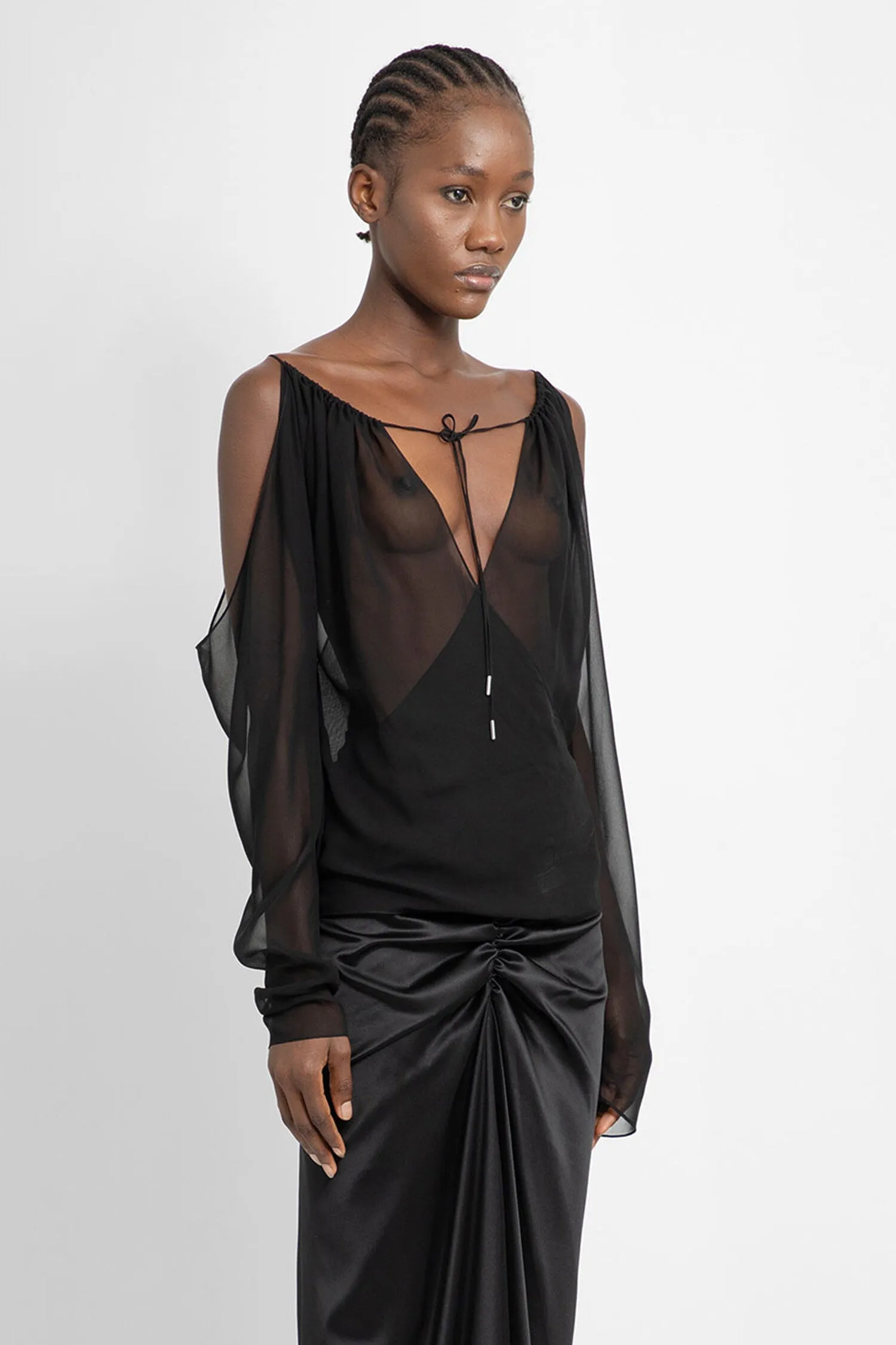 ATLEIN WOMAN BLACK TOPS