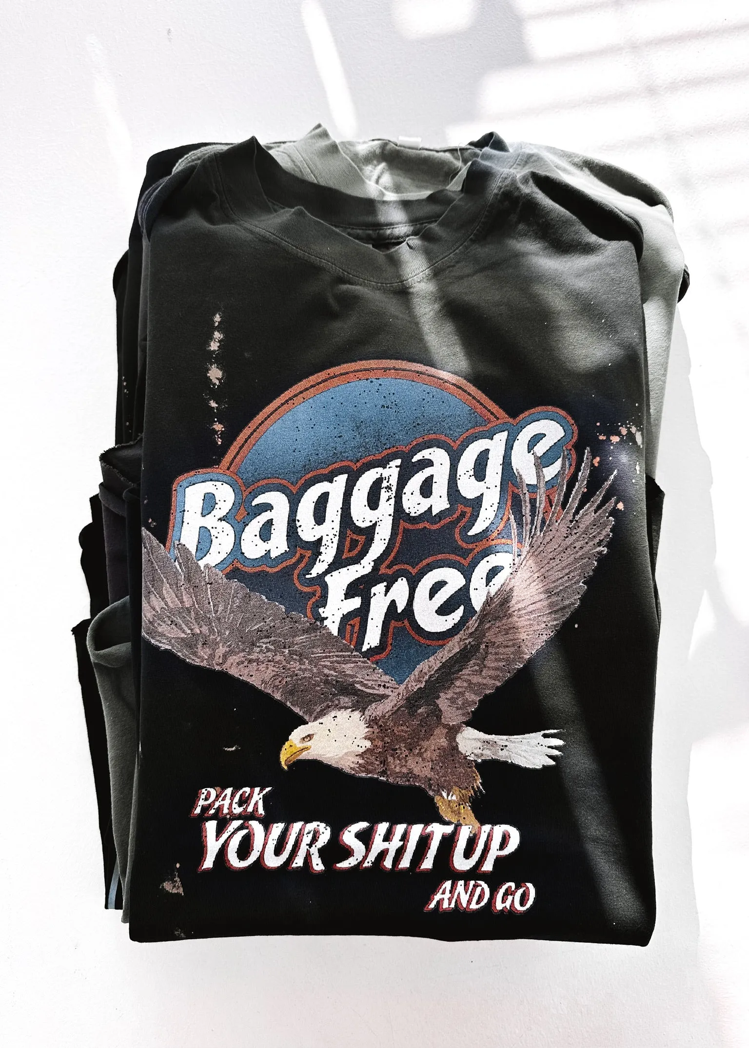 BAGGAGE FREE BLEACHED OUT SIDE SLIT TEE