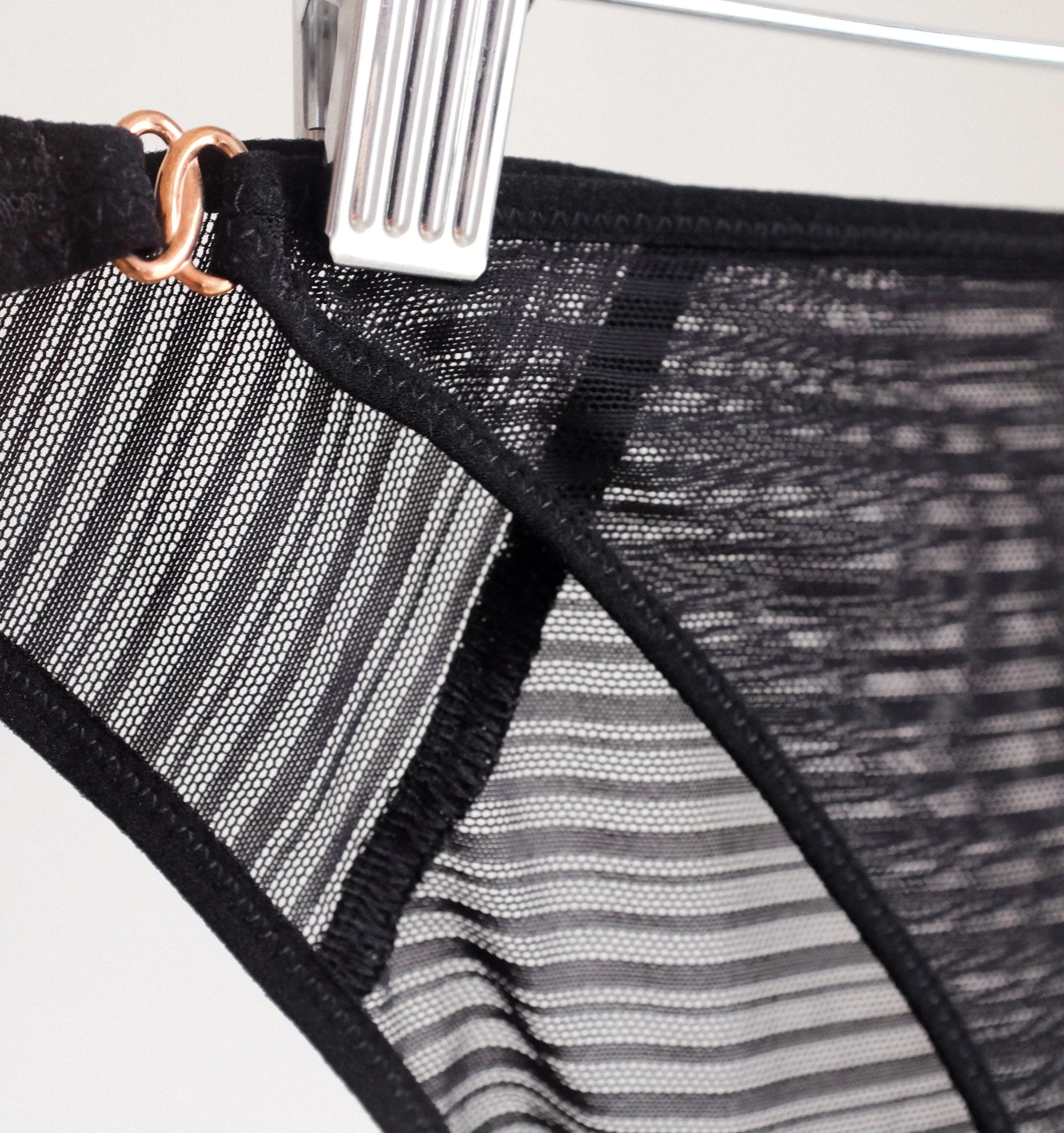 Line mesh bikini brief [Black]