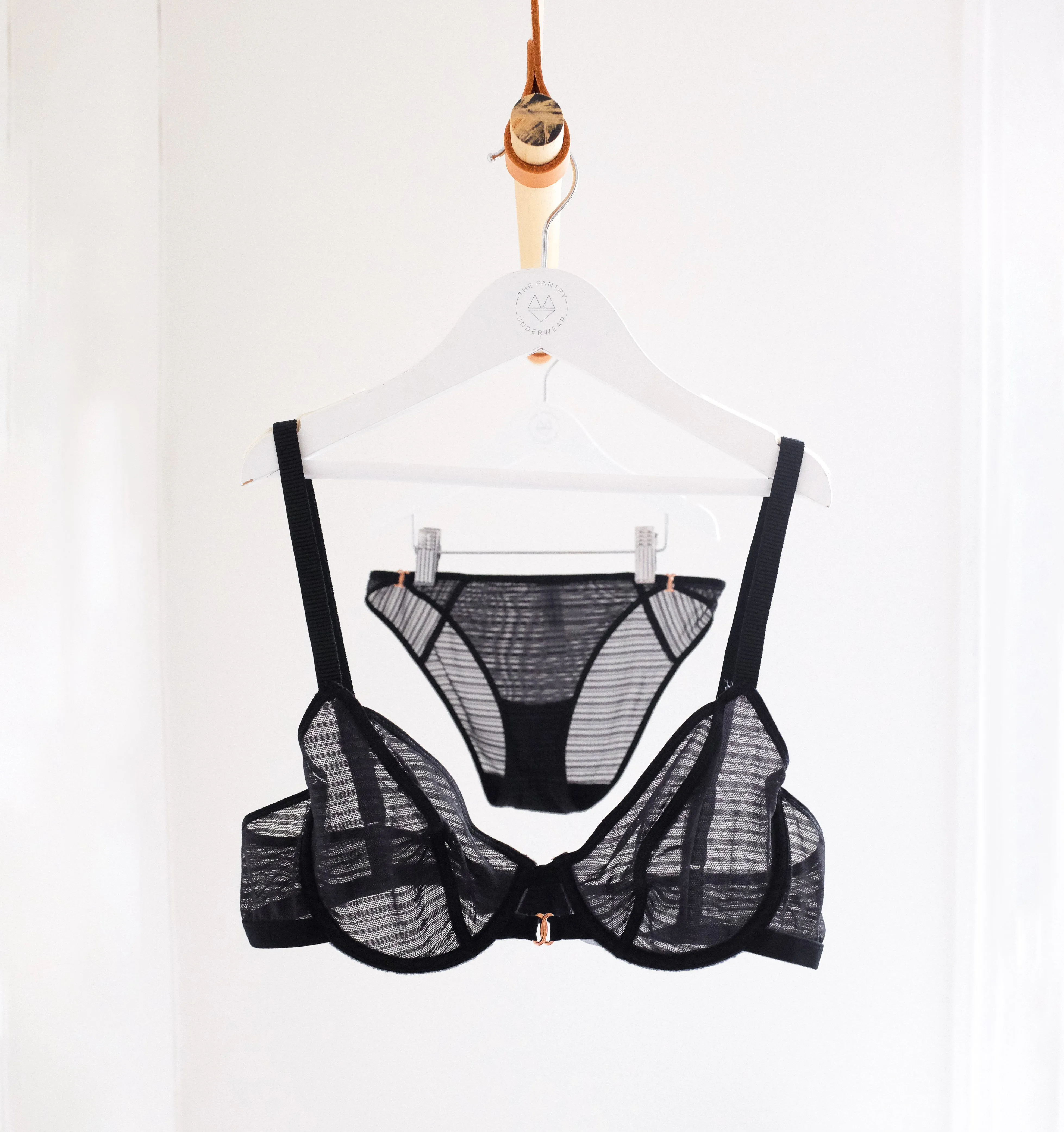 Line mesh bikini brief [Black]